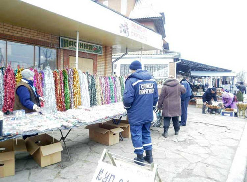 У Пирятині провели рейди по місцям продажу піротехнічних виробів