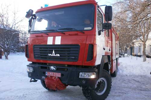 Гребінківські рятувальники отримали новий пожежний автомобіль МАЗ