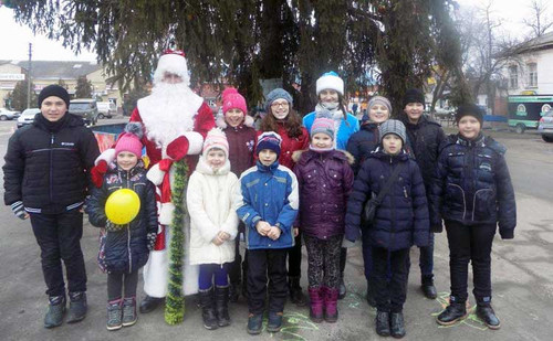 Новорічні розваги біля головної ялинки Пирятина Новорічні розваги біля головної ялинки Пирятина