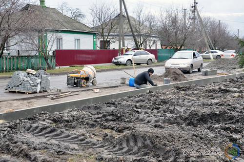 У Гребінці споруджується новий спортивний майданчик