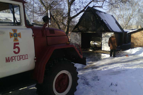На Полтавщині в гаражі згорів дотла автомобіль «Опель-Омега»