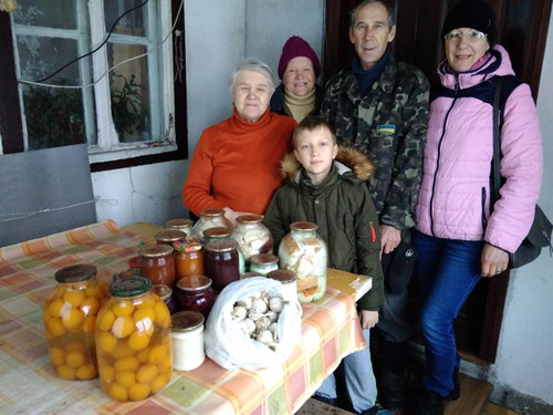 В зону АТО відправили новорічні гостинці для військових