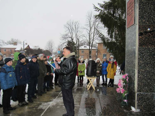 Покладання квітів до пам’ятника Г.С.Кагамлику