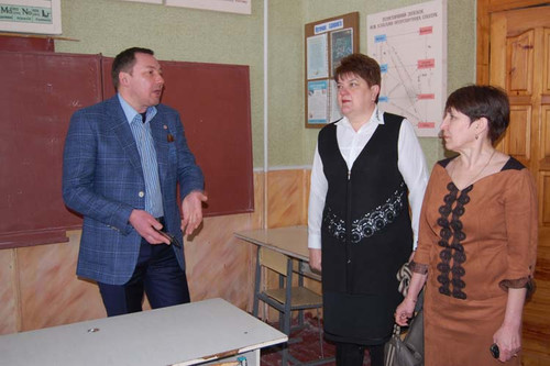 Народний депутат допомагає вирішувати проблеми освітянам Гребінківщини
