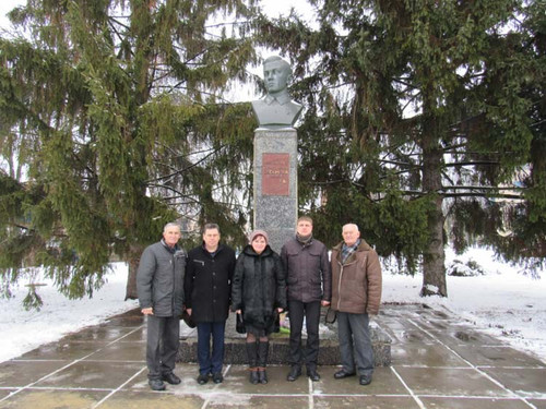 Покладання квітів до пам’ятника Г.С.Кагамлику