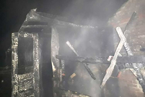 На Полтавщині спалахнув сарай з дровами та гараж