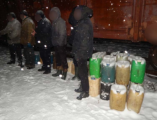 крадіжку палива із залізничних вагонів