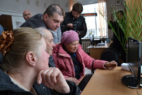 У Лубнах особи похилого віку вчилися долати «цифровий бар’єр»
