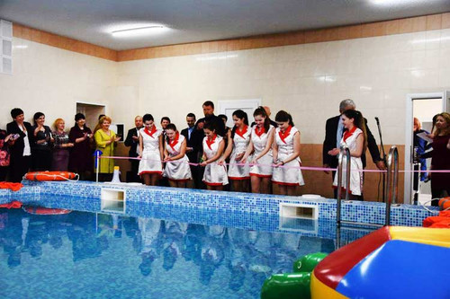 У Пирятинському ліцеї відкрили басейн