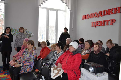 У Лубнах особи похилого віку вчилися долати «цифровий бар’єр»