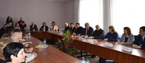 У Пирятинському ліцеї відкрили басейн