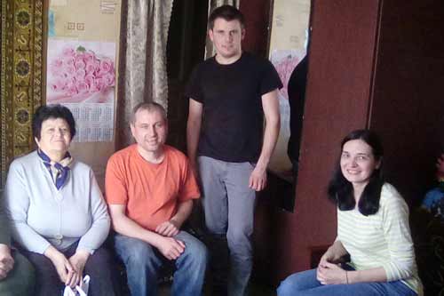  <b>Самотнім</b> гребінчанам похилого віку допомагають волонтери церкви «Жива надія» 