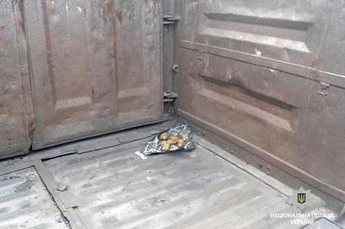  У залізничному вантажному вагоні на Полтавщині виявлено 12 гранат 