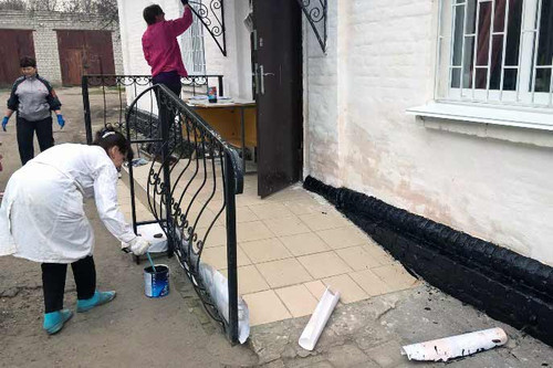 У Гребінці триває місячник озеленення та благоустрою