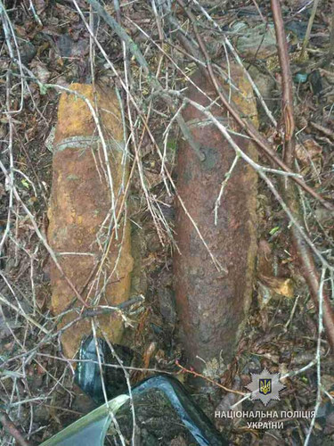 артилерійські снаряди