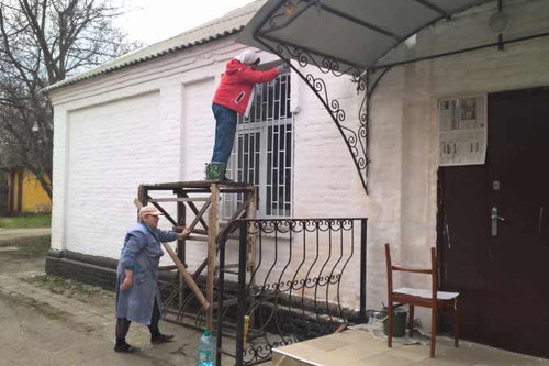 У Гребінці триває місячник озеленення та благоустрою