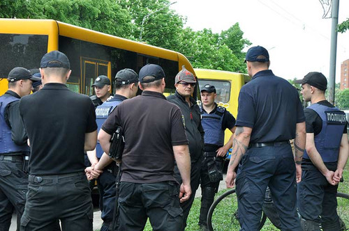 На Полтавщині біля Вічного вогню затримали чоловіка в будьонівці