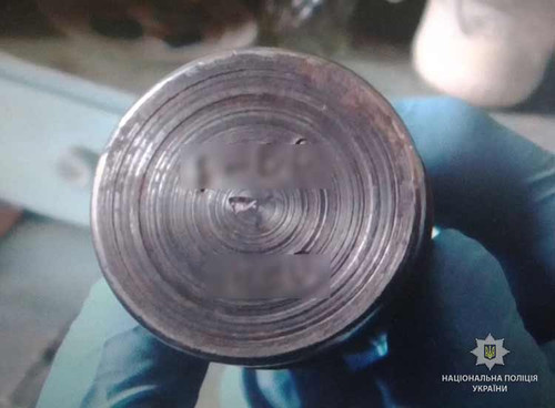 На Гребінківщині поліцейські виявили гранату та запал до неї