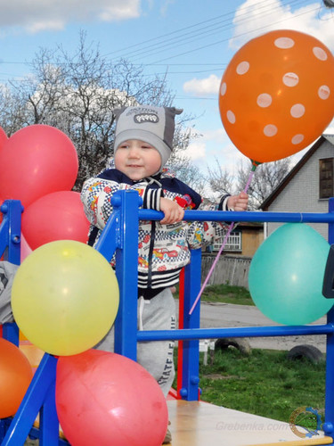 Гребінка, дитячий майданчик
