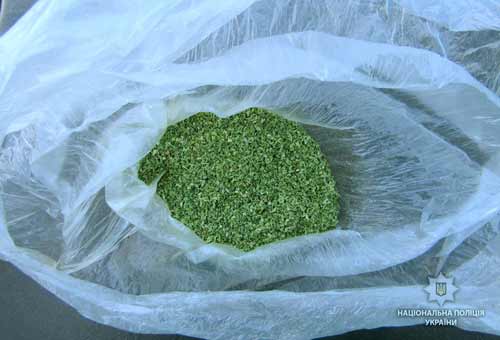 На Полтавщині поліцейські вилучають у громадян наркотики