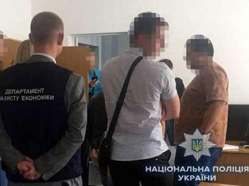 На хабарі попався очільник територіального сервісного центру