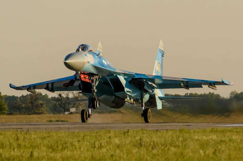 На Полтавщині найдосвідченіші льотчики показали фігури вищого пілотажу На Полтавщині найдосвідченіші льотчики показали фігури вищого пілотажу