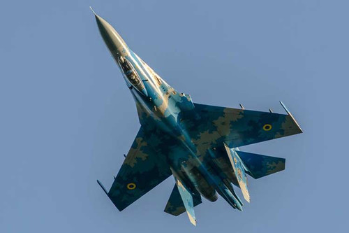 На Полтавщині найдосвідченіші льотчики показали фігури вищого пілотажу На Полтавщині найдосвідченіші льотчики показали фігури вищого пілотажу