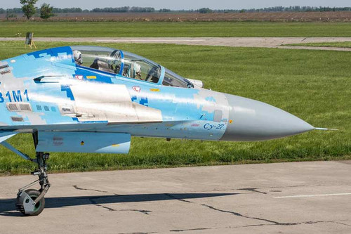 На Полтавщині найдосвідченіші льотчики показали фігури вищого пілотажу На Полтавщині найдосвідченіші льотчики показали фігури вищого пілотажу