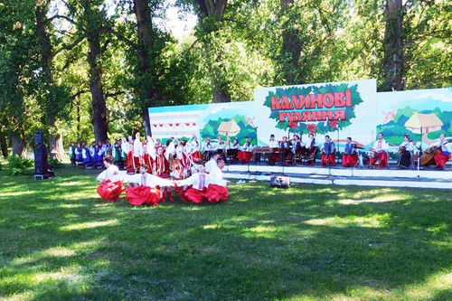 На Полтавщині відбулося ювілейне обласне пісенне свято «Калинові гулян