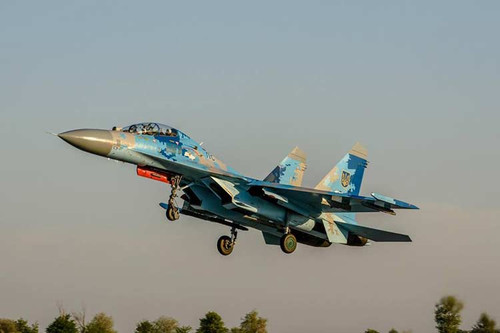 На Полтавщині найдосвідченіші льотчики показали фігури вищого пілотажу На Полтавщині найдосвідченіші льотчики показали фігури вищого пілотажу