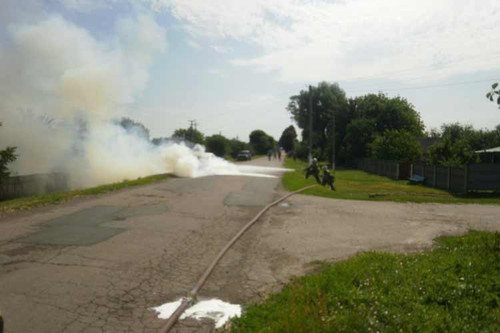 На Пирятинщині горів автомобіль «Пежо-605» (ФОТО)