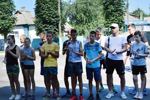 Легкоатлетична естафета вулицями Гребінки