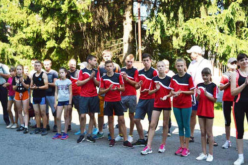 Легкоатлетична естафета вулицями Гребінки