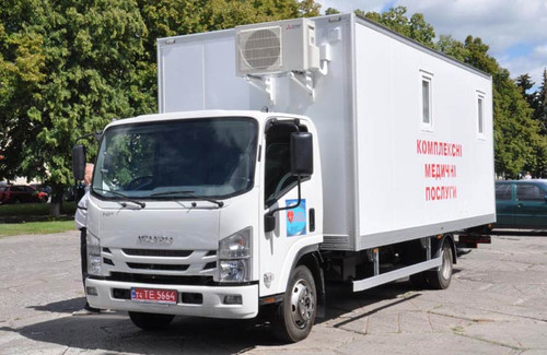 Медикам Полтавщини вручили 35 автомобілів для збору аналізів
