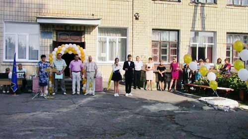 У Гребінківській ОТГ за шкільні парти сіли 142 першокласників