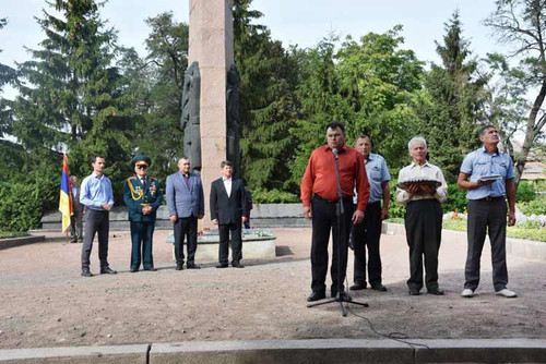 Пирятинщина відзначила 75-у річницю визволення від загарбників Пирятинщина відзначила 75-у річницю визволення від загарбників