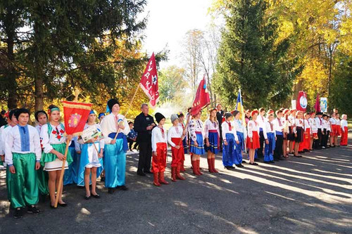 ХІІ районні спортивно-розважальні юнацькі ігри "Козацькі забави" ХІІ районні спортивно-розважальні юнацькі ігри "Козацькі забави"