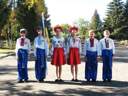 ХІІ районні спортивно-розважальні юнацькі ігри "Козацькі забави" ХІІ районні спортивно-розважальні юнацькі ігри "Козацькі забави"
