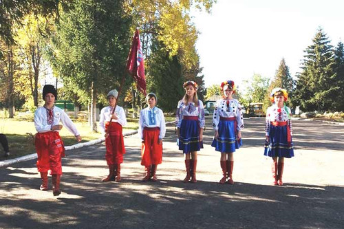 ХІІ районні спортивно-розважальні юнацькі ігри "Козацькі забави" ХІІ районні спортивно-розважальні юнацькі ігри "Козацькі забави"