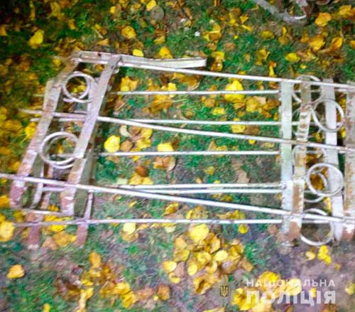На Полтавщині затримали викрадача огорож з могил