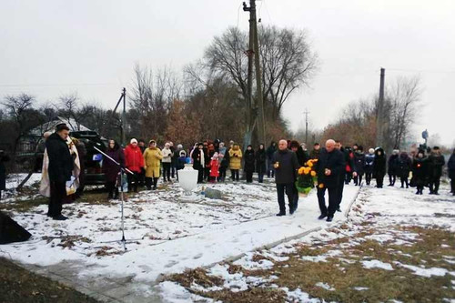У Гребінці запалили свічки пам`яті жертвам Голодомору