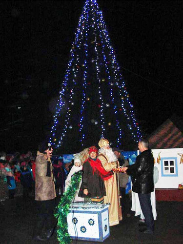 На День святого Миколая у Гребінці урочисто засвітили головну ялинку