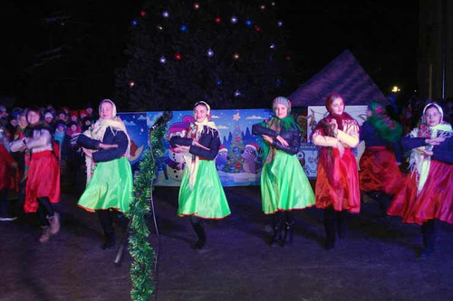 На День святого Миколая у Гребінці урочисто засвітили головну ялинку