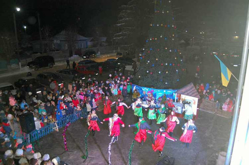 У Гребінці урочисто засвітили головну ялинку міста