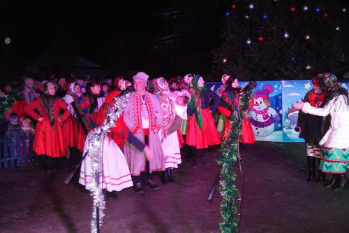 На День святого Миколая у Гребінці урочисто засвітили головну ялинку