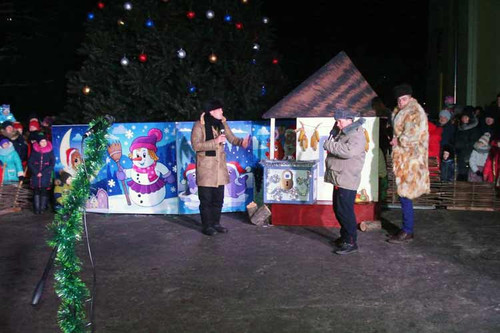 На День святого Миколая у Гребінці урочисто засвітили головну ялинку