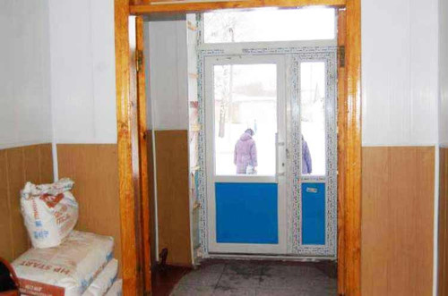 У Гребінці в одній із шкіл замінили вікна та двері на енергоефективні