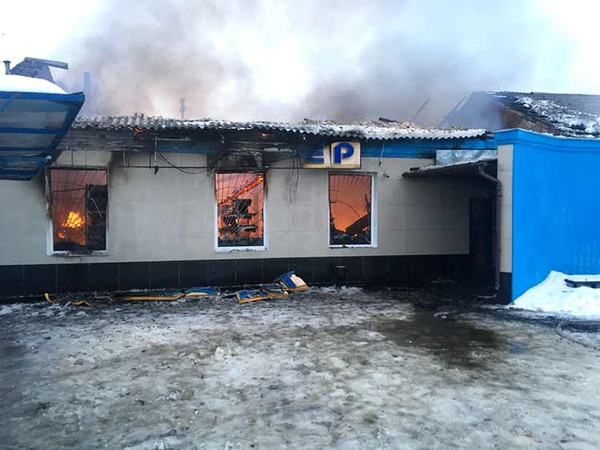 У Гребінці вщент згорів магазин будматеріалів "Майстер"