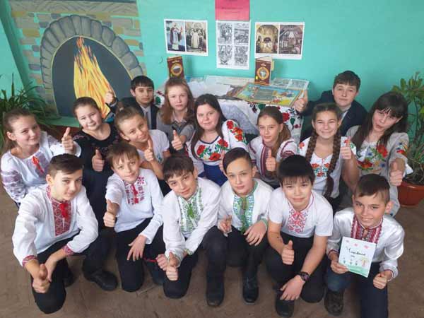 У школах Пирятина відзначили Міжнародний день рідної мови