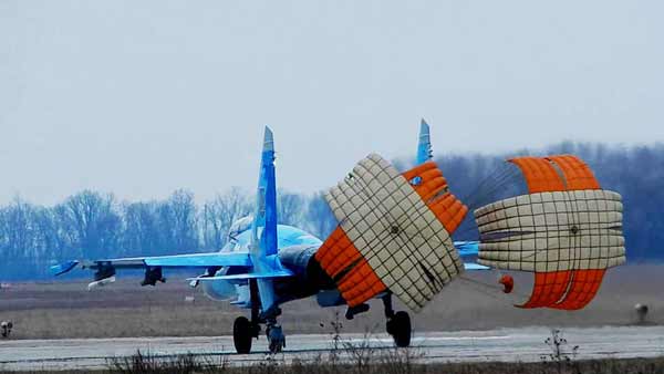 Повітряні бої у хмарах: на Полтавщині провели тренування винищувачів